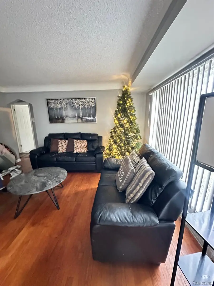 9215 Grandville Avenue, Detroit, MI 48228 - #3