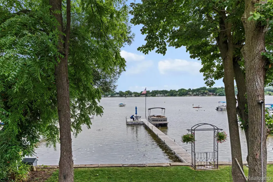4616 Cass Elizabeth Road, Waterford, MI 48328 - #3