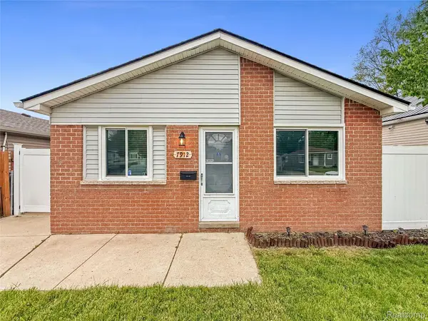 7912 Pine Street, Taylor, MI 48180