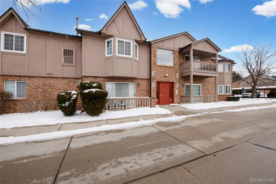 30606 Oakridge Manor Drive #4, Roseville, MI 48066 - #3