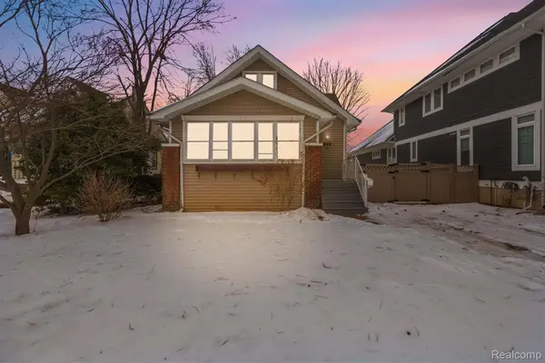 124 E Windemere Avenue, RoyalOak, MI 48073
