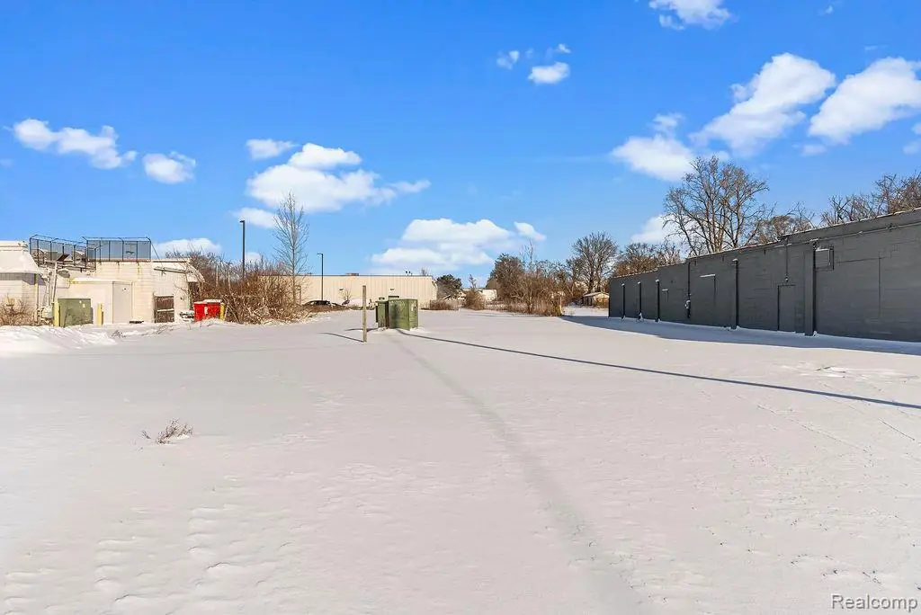 1019 E Bristol Road, Burton, MI 48529 - #1
