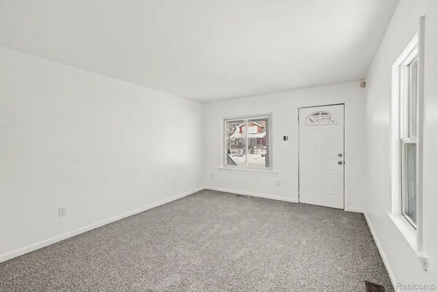 7284 Orchard Avenue, Warren, MI 48091 - #2