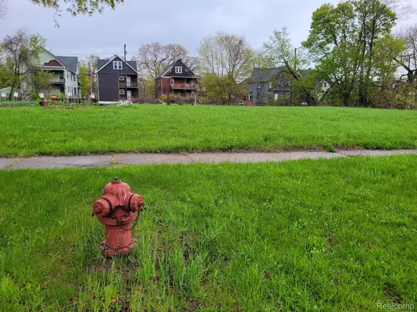2166 Field Street, Detroit, MI 48214