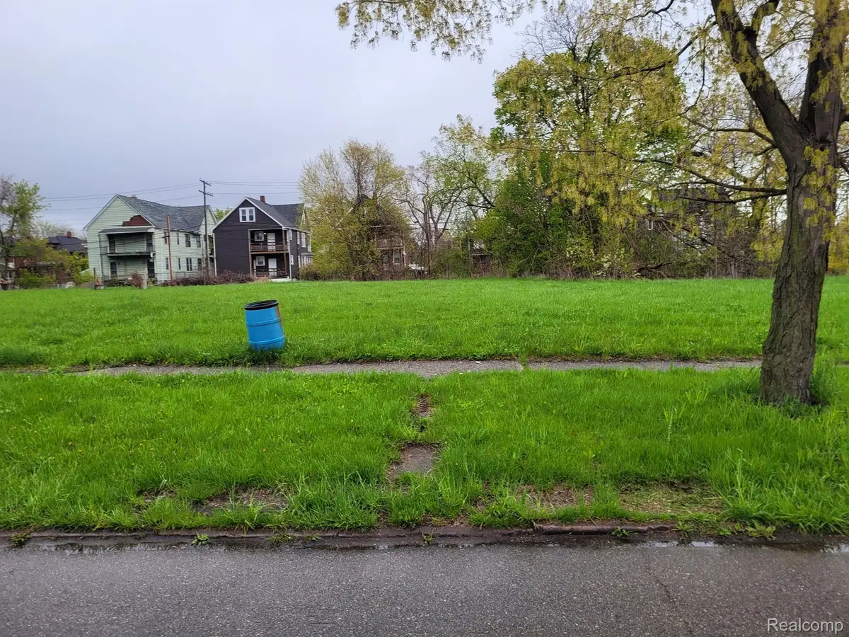 2194 Field Street, Detroit, MI 48214 - #1