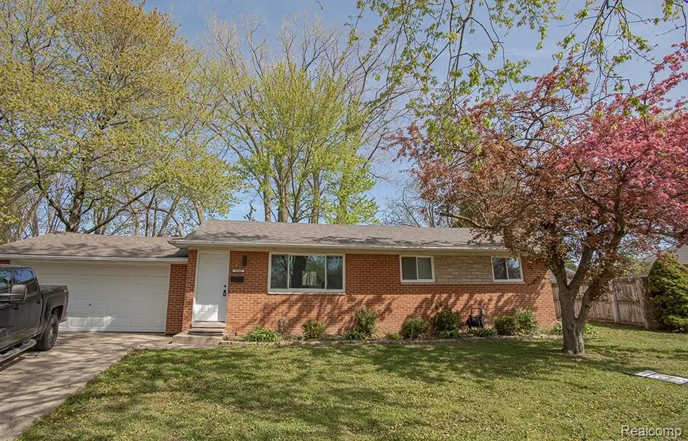 20401 Luna Street, Clinton Township, MI 48035 - #1