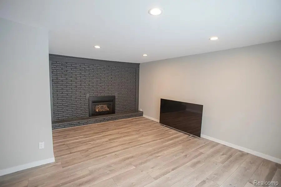 20401 Luna Street, Clinton Township, MI 48035 - #3