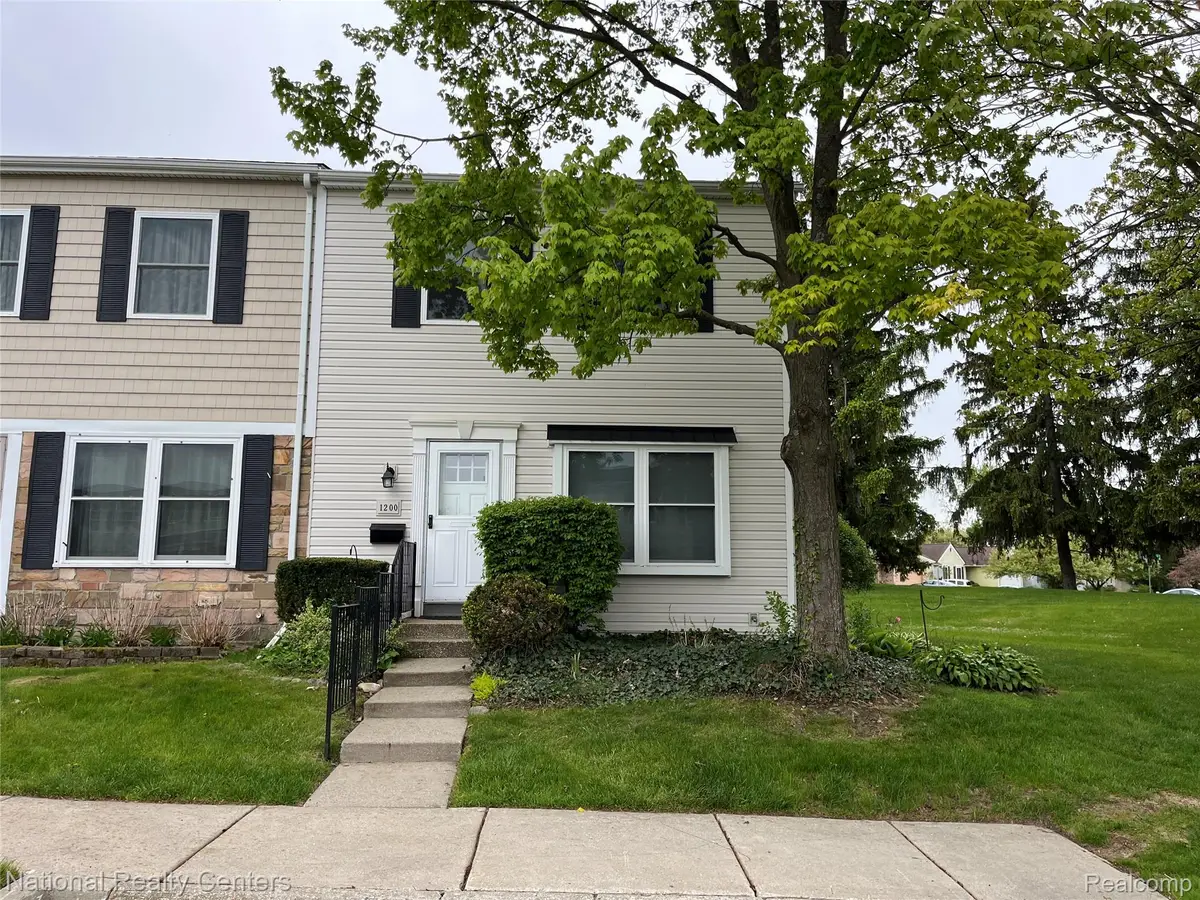 1200 Marseille Court #101, Rochester Hills, MI 48307 - #1