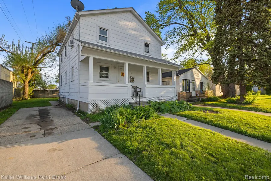 31 W Barrett Avenue, Madison Heights, MI 48071 - #2
