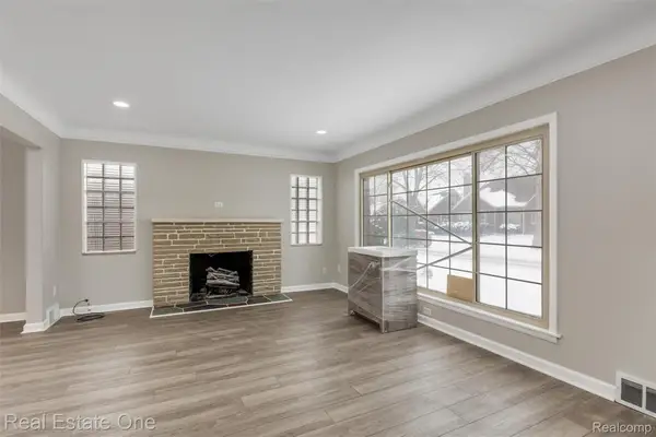 19196 Berden Street, GrossePointe, MI 48236