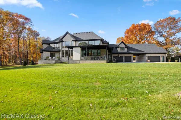 43 Canterwood, Highland, MI 48357