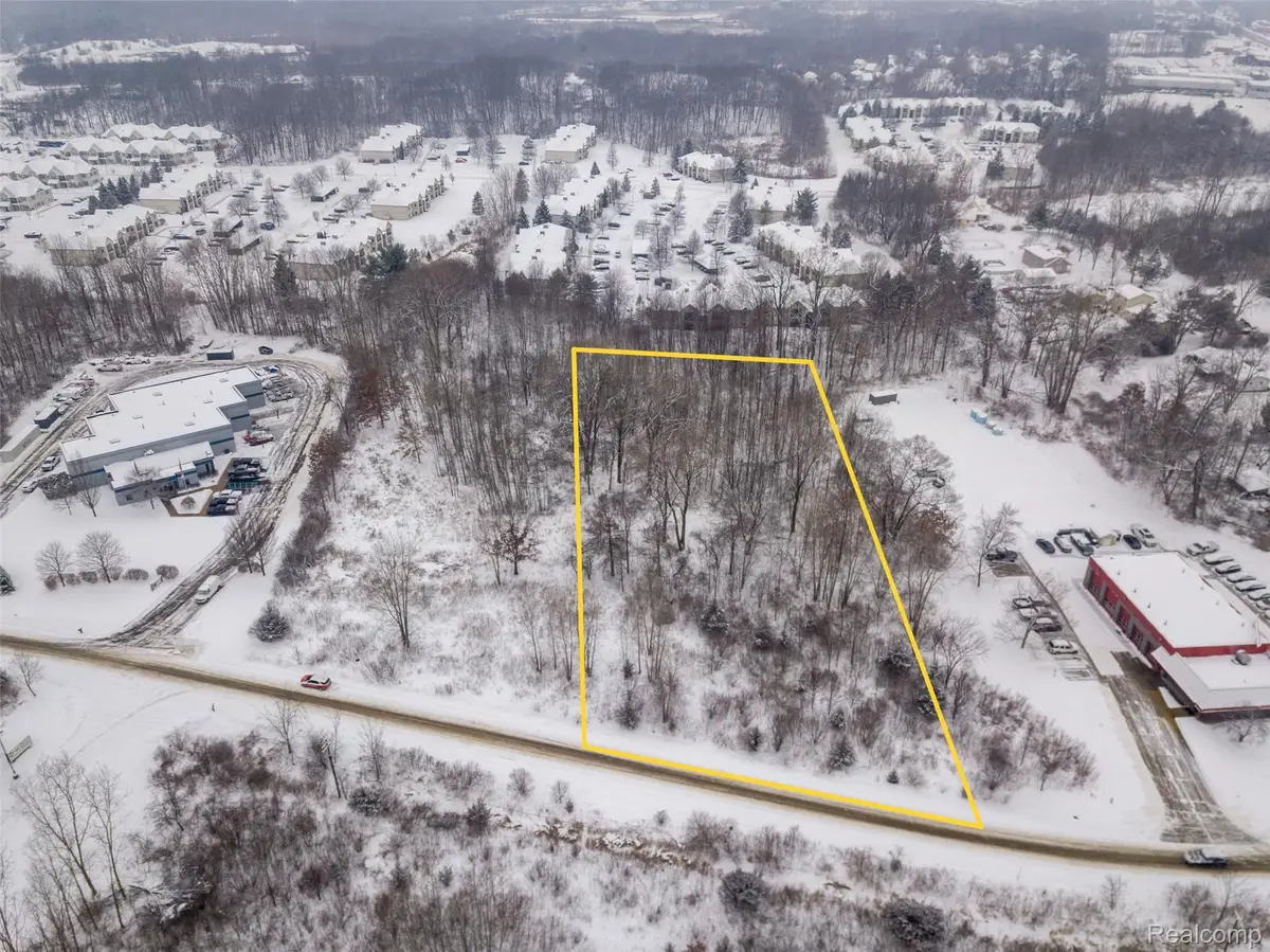 000 Victory Drive, Howell, MI 48843 - #1