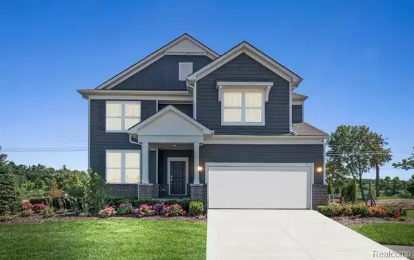 59611 Schuss Gully Drive, NewHudson, MI 48165