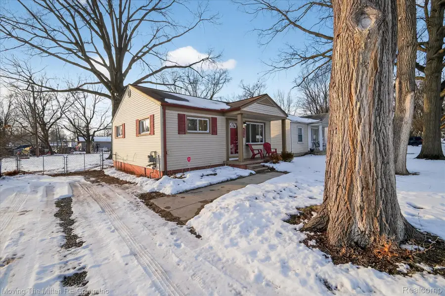 6015 Wilmer Street, Westland, MI 48185 - #2