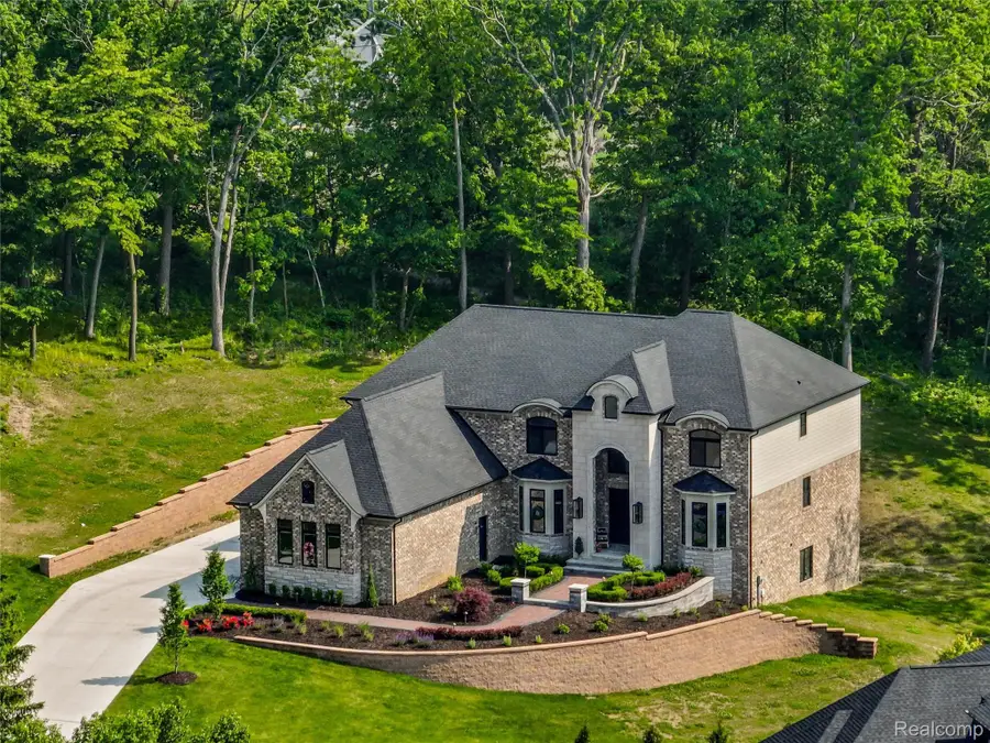 2584 Heights View Court, Rochester, MI 48306 - #3