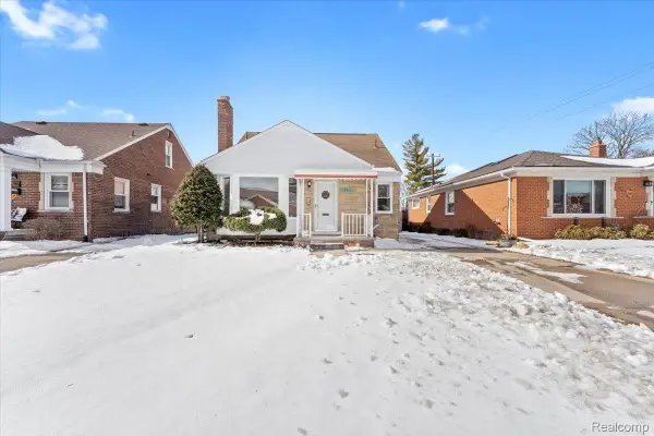 6740 Larme Avenue, AllenPark, MI 48101