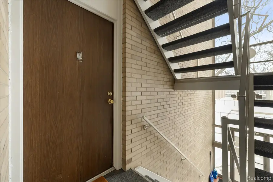 4909 Crooks Road #D6, Royal Oak, MI 48073 - #2