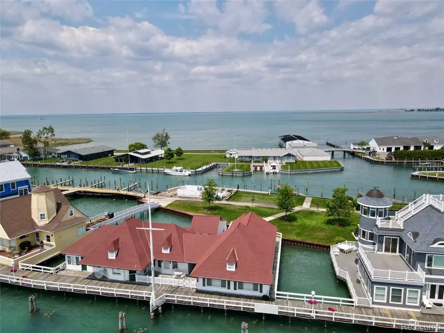 9963 S Channel Dr, Harsens Island, MI 48028 - #2