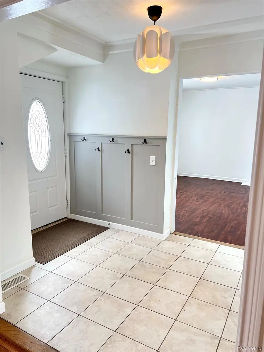 396 South Boulevard W, Rochester Hills, MI 48307 - #2