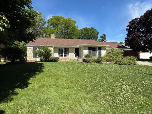 489 Chalfonte Avenue, GrossePointeFarms, MI 48236