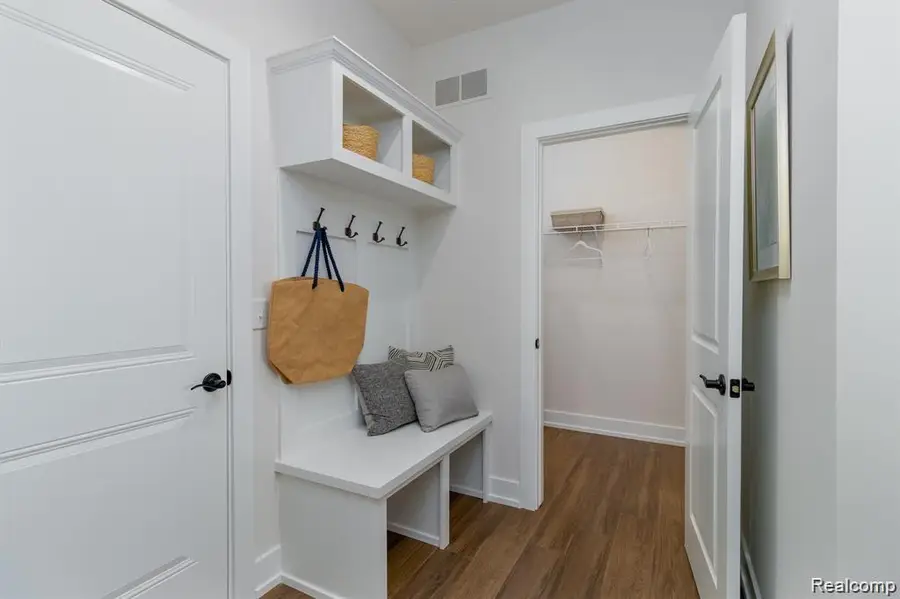 3923 Chatham Place #105, Brighton, MI 48114 - #2