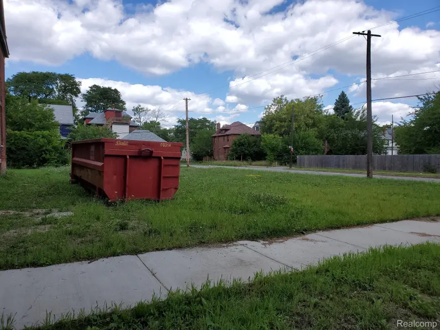 8261 Brush, Detroit, MI 48202 - #2