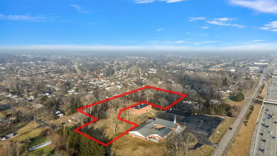 30330 Schoolcraft Road, Livonia, MI 48150 - #2