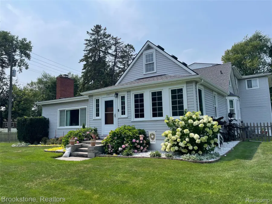 37815 Pineridge Street, Harrison Township, MI 48045 - #2