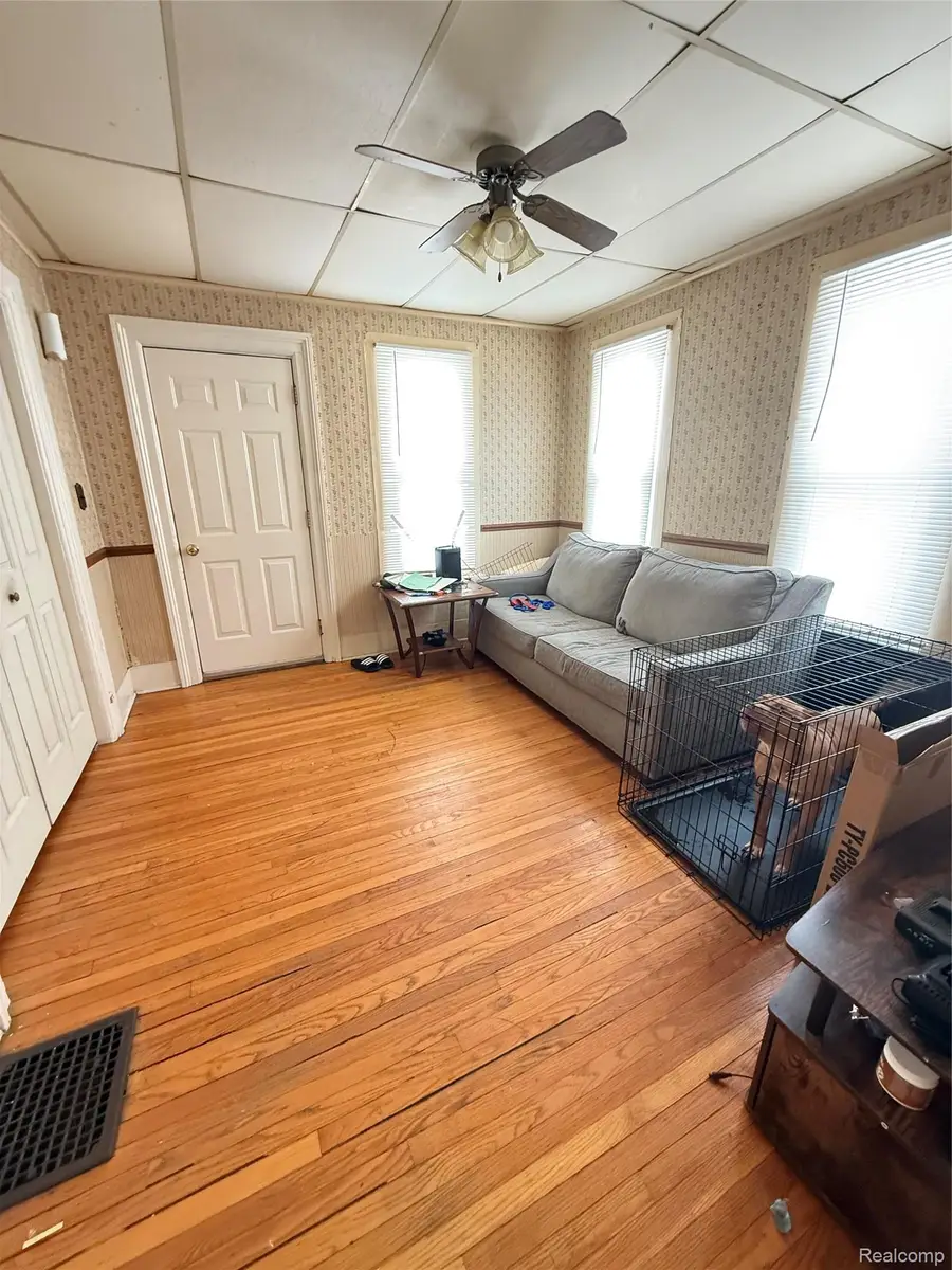140 N Andre Street, Saginaw, MI 48602 - #3