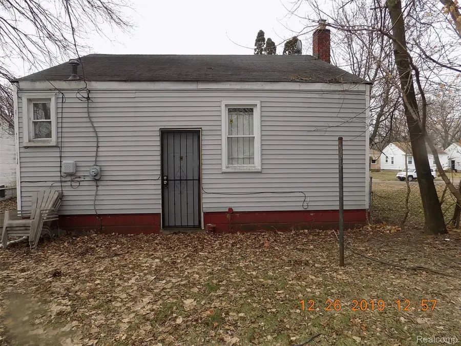 18708 Shaftsbury Avenue, Detroit, MI 48219 - #3