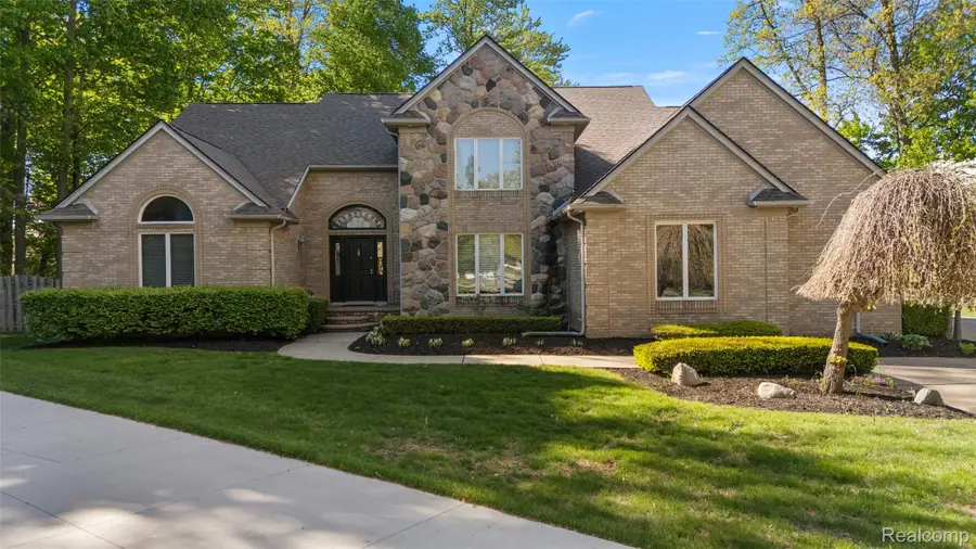 17840 Christine Boulevard N, Clinton, MI 48038 - #2