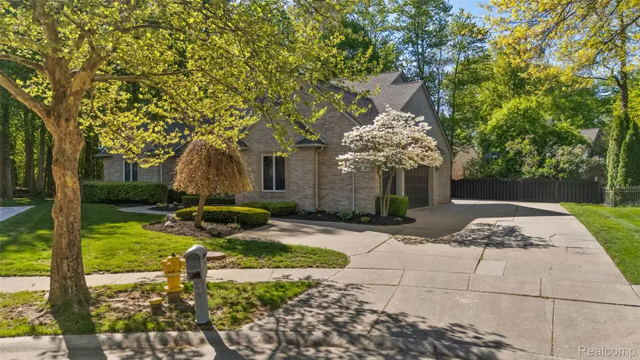 17840 Christine Boulevard N, Clinton, MI 48038 - #3