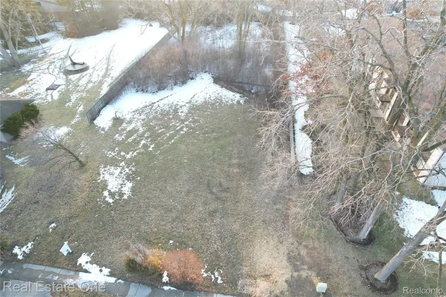 28819 Lahser Road, Southfield, MI 48034 - #2