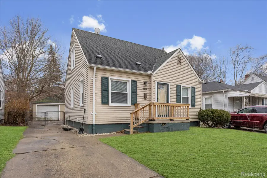 20228 Washtenaw Street, Harper Woods, MI 48225 - #3
