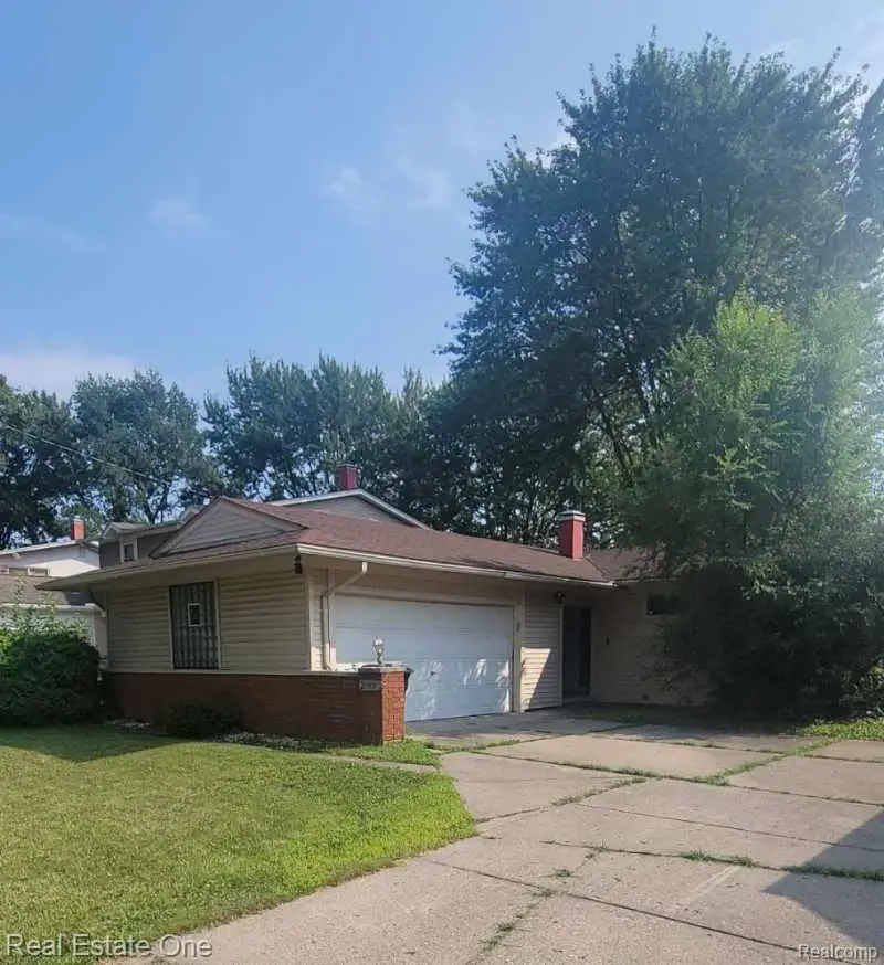 20120 Salisbury Street, Saint Clair Shores, MI 48080 - #3