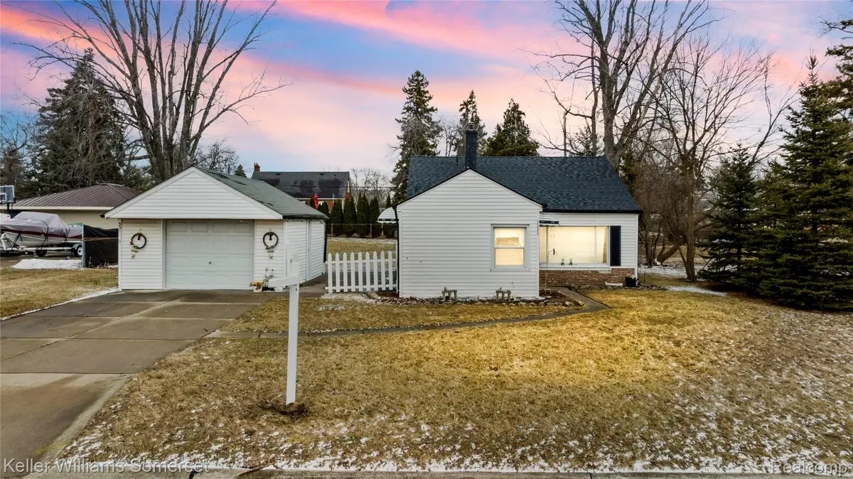 32694 Ruehle Avenue, Warren, MI 48093 - #1