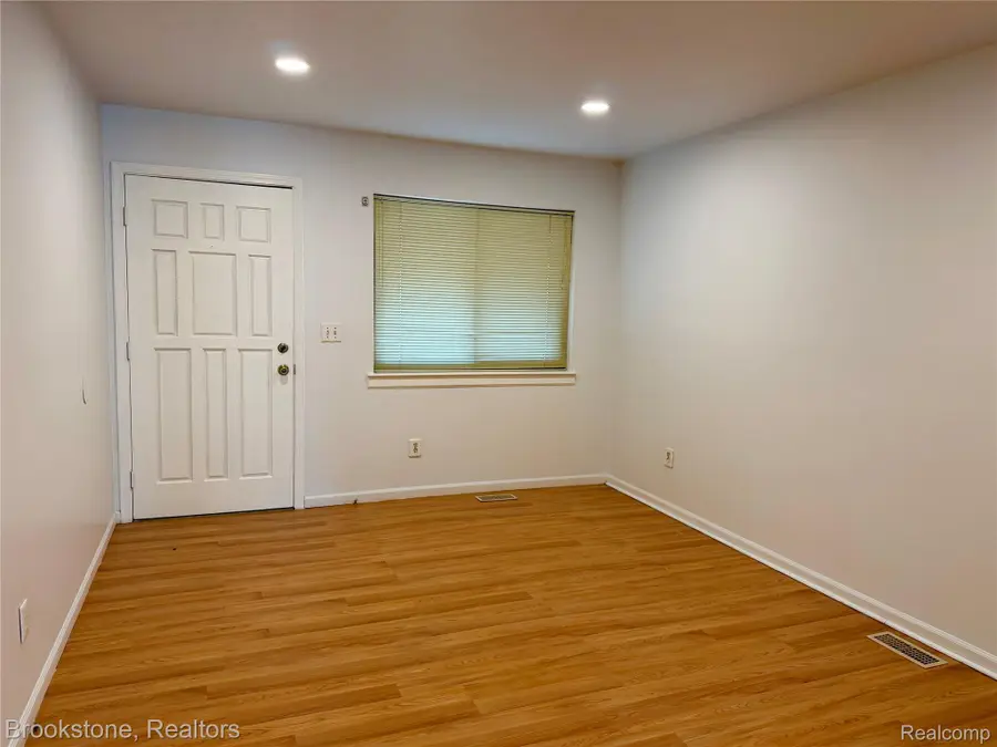 8401 18 Mile Road #196, Sterling Heights, MI 48313 - #2