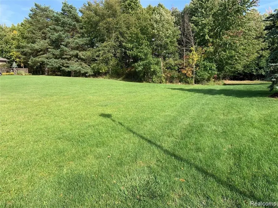 8413 Grovemont Court, Grand Blanc, MI 48439 - #2