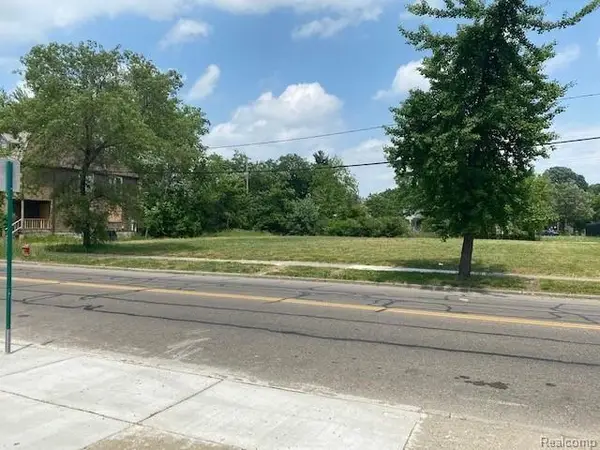 2218 Van Dyke, Detroit, MI 48214