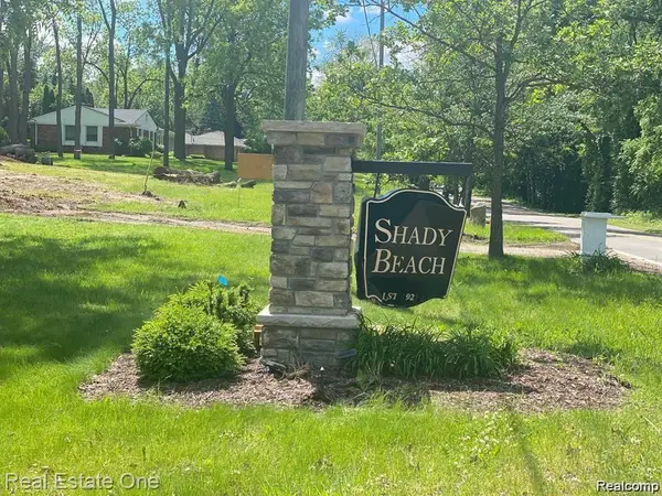 5716 Evergreen Avenue, OrchardLake, MI 48324