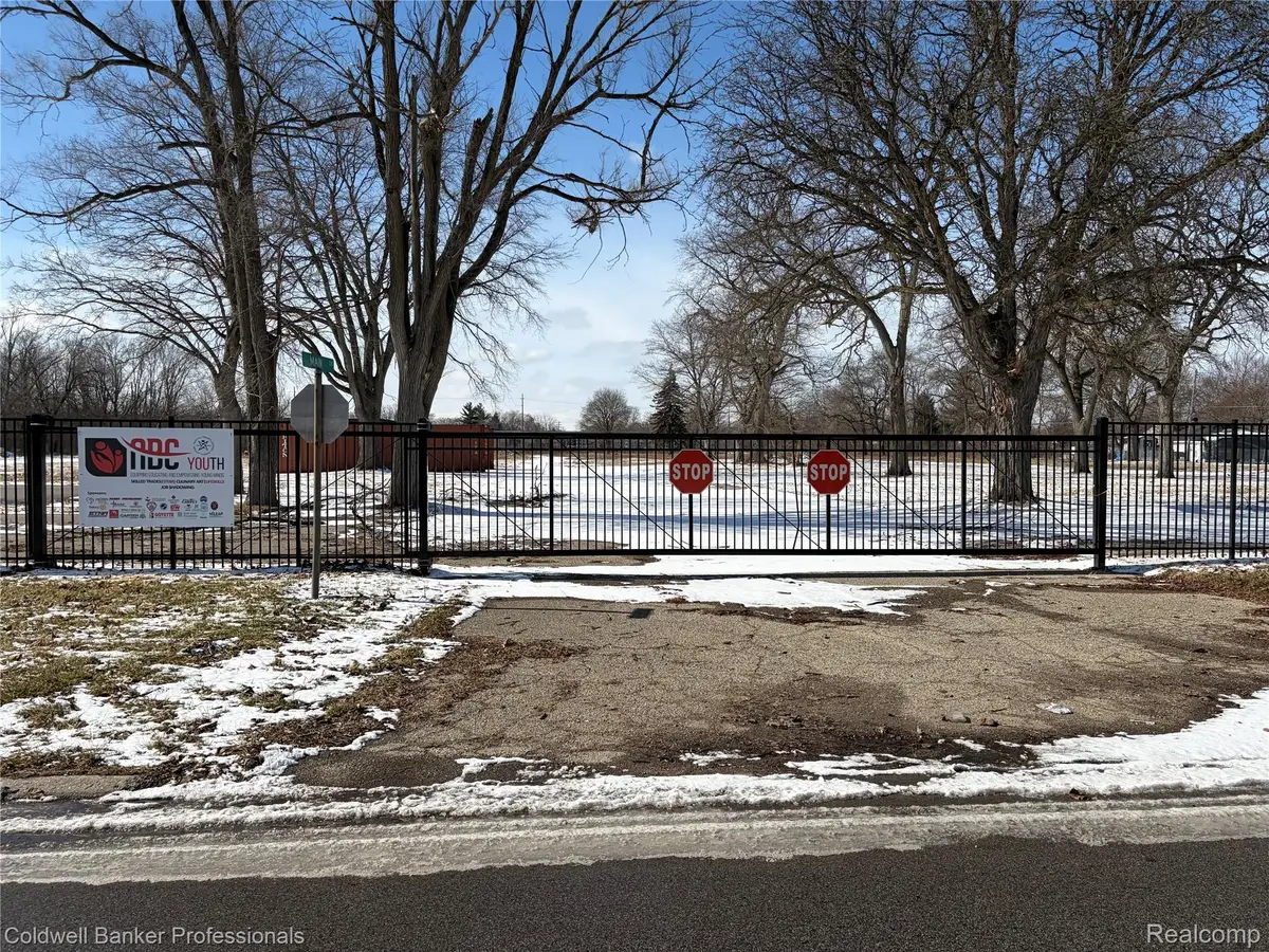 2701 Branch Road, Flint, MI 48506 - #1