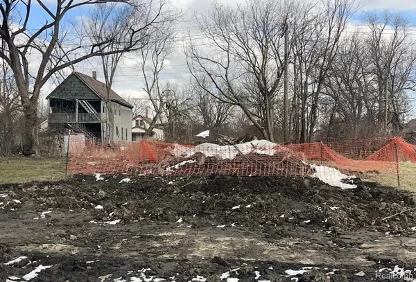 4742 Fischer Street, Detroit, MI 48214