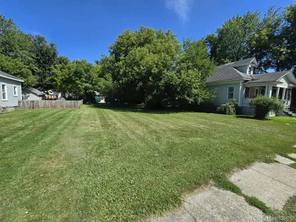 2400 Stone Street, PortHuron, MI 48060