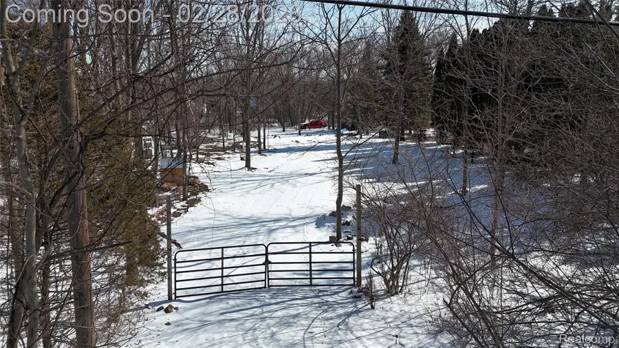6106 E River Road, Flushing, MI 48433 - #3