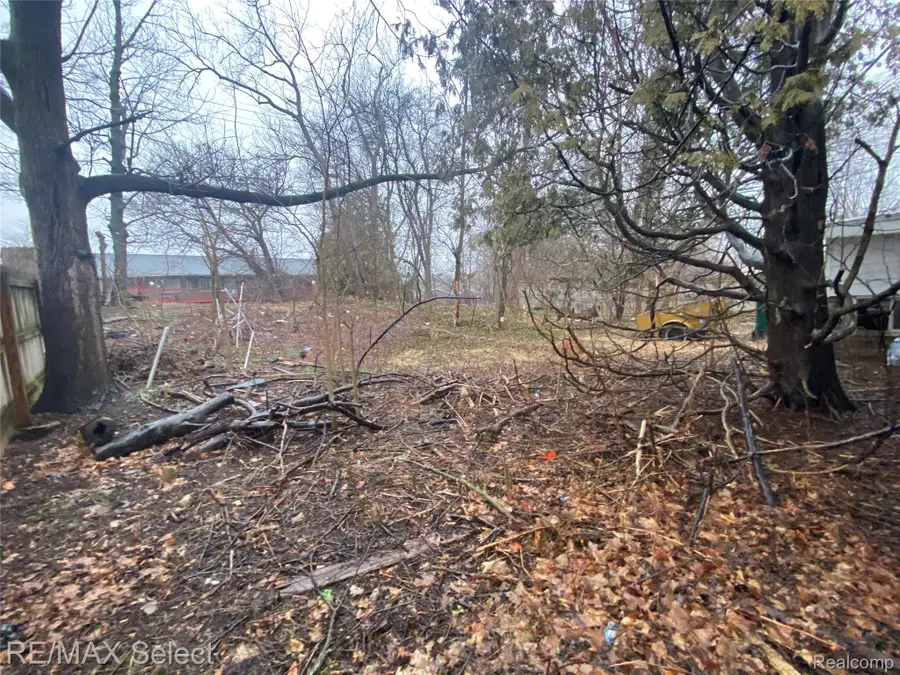 5008 Southgate Avenue, Lansing, MI 48910 - #2