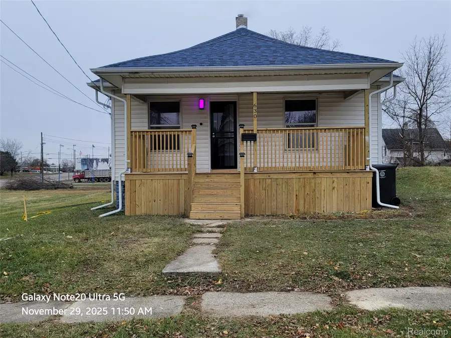 630 E Dartmouth Street, Flint, MI 48505 - #2