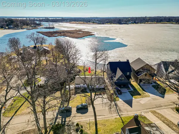 2918 Woodbine Drive, Waterford, MI 48328