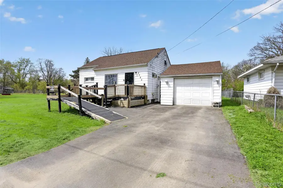 3095 Maywood Drive, Flint, MI 48504 - #2