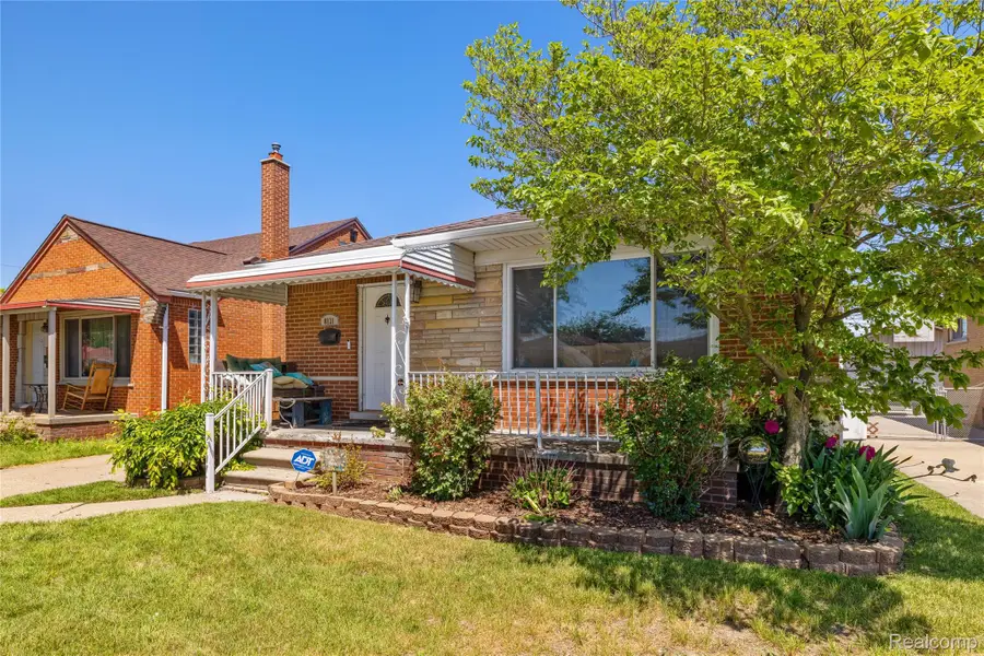 8131 Marian Street, Warren, MI 48093 - #2