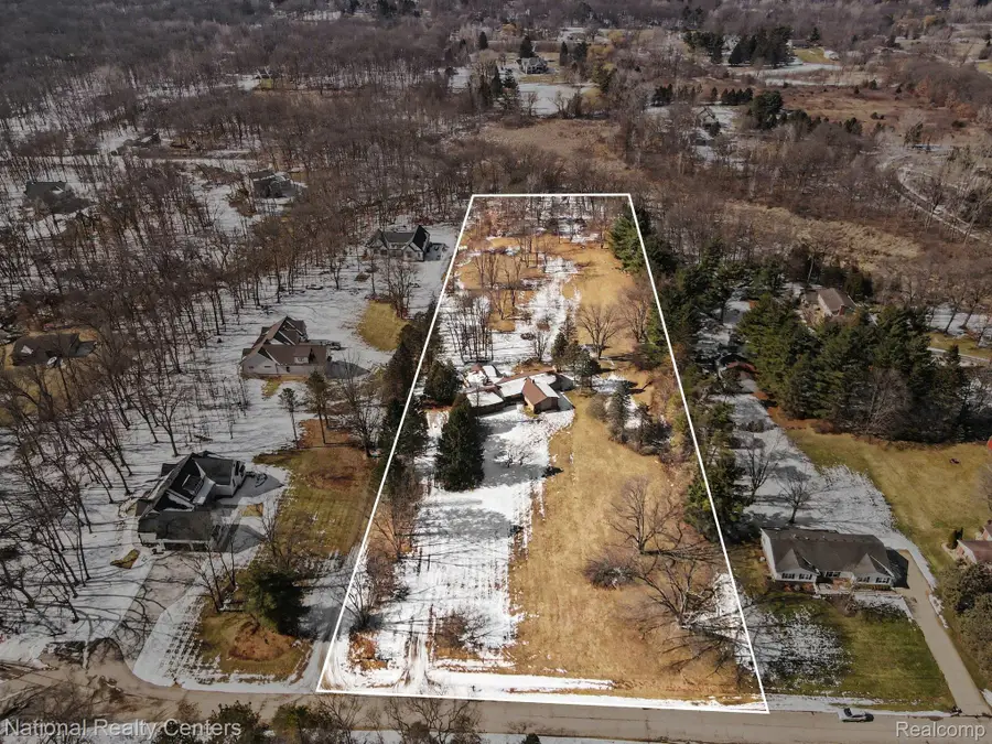 400 Liddy Drive, Brighton, MI 48114 - #2